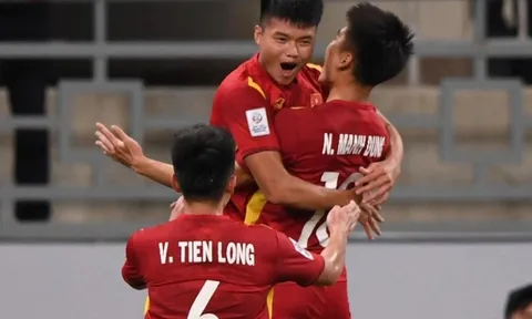 AFC tôn vinh bàn thắng của Văn Tùng