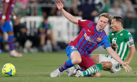 Barca tạo cú lừa De Jong, bẻ lái chóng mặt với M.U
