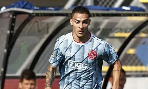 'Ajax vẫn còn một cầu thủ có lối đá giống Ziyech'