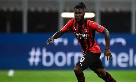 Liverpool cạnh tranh viên ngọc của Maldini với M.U