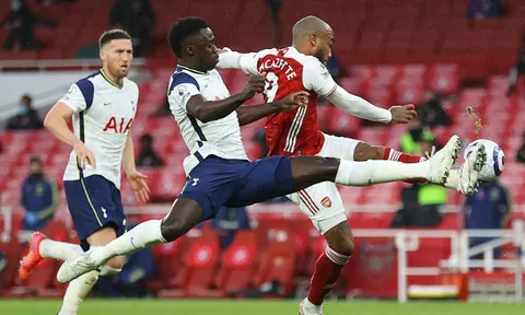 Alan Smith hiến kế cho Arsenal về 2 điểm yếu nơi hàng thủ Tottenham