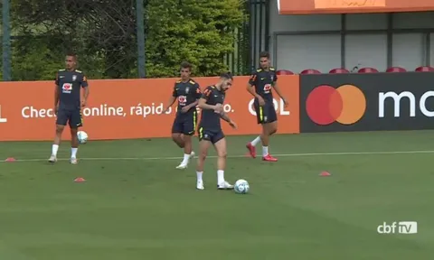Alex Telles lộ diện, làm rõ tin đồn dương tính COVID-19 lần 2