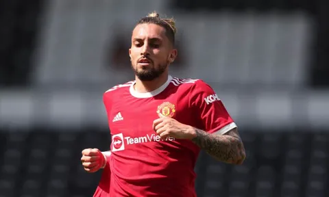Alex Telles sẽ lỡ hẹn với trận khai màn Ngoại hạng Anh?