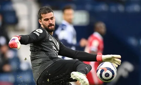 Alisson đánh đầu ghi bàn, Neuer lập tức lên tiếng