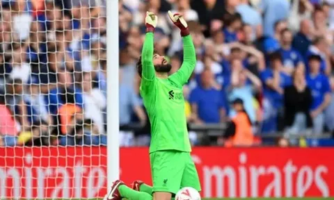Alisson: Hơn cả ‘thủ môn xuất sắc nhất thế giới’