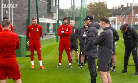 Alisson trở lại sân tập của Liverpool