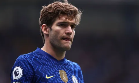 Cầu thủ ngang nhiên cãi tay đôi với Tuchel