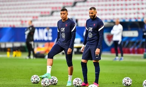 Ấn tượng vì Mbappe, Benzema nói 1 lời