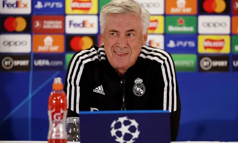 Ancelotti bật cười với câu hỏi về Mbappe