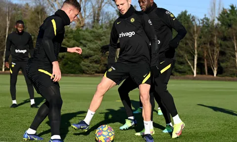 Lukaku tập cực hăng, Chelsea sẵn sàng chiến Man City