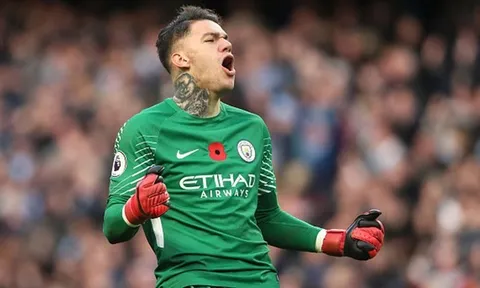 XONG! Guardiola báo tin siêu tệ, Man City run rẩy tới Liverpool