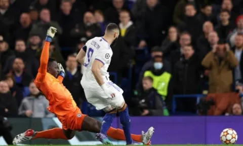 Mendy nối gót Donnarumma, Conte nhìn Chelsea ôm hận