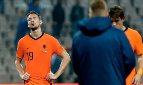 Mất Depay, Hà Lan có trận thứ 2 tệ hại dưới thời De Boer