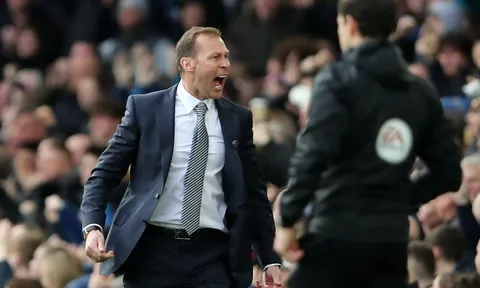 'Anh ta ăn mừng như thể tự mình ghi bàn vào lưới Chelsea'