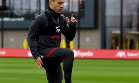 Thiago tập riêng, 'gã khổng lồ' tự tin tái xuất gia cố Liverpool