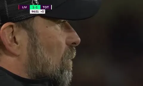 Klopp "chết lặng" trên sân Anfield