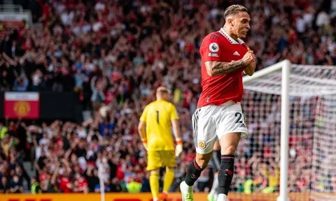 Antony chính thức được Man Utd vinh danh