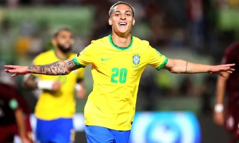 Antony 'chơi chiêu' để đến Man Utd