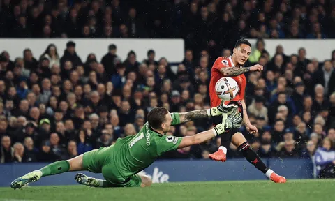 Antony đạt cột mốc chưa ai làm được ở Man Utd
