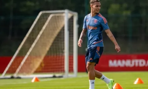 Antony phản ứng khi chuẩn bị ra mắt Man United