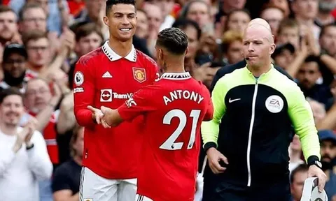 Antony tiết lộ cuộc nói chuyện với Ronaldo