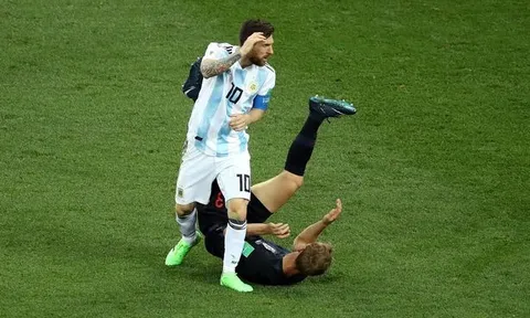 8 khoảnh khắc xấu xí nhất của Messi ở tuyển Argentina (P1)
