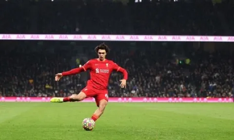 Trent Alexander-Arnold đưa một so sánh khiến Pep Guardiola đỏ mặt