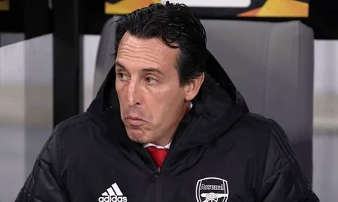 BLĐ Arsenal phản ứng ra sao trên khán đài khi thua Leicester bạc nhược?