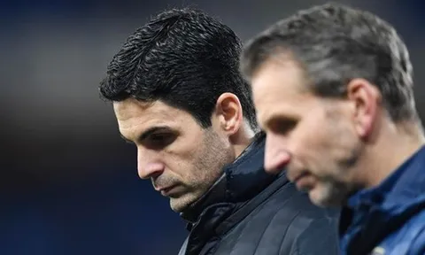 Arsenal lại thua thảm, 'sếp bự' liền hành động phũ phàng với Arteta