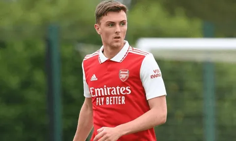 Arsenal cho trung vệ 19 tuổi đi 'du học'