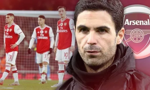 Arsenal dời họp báo trước trận để chờ 'tân HLV'