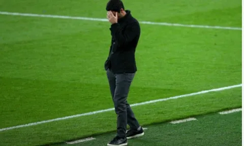 Arsenal đối mặt 'vũng lầy' tệ hại nhất sau 25 năm