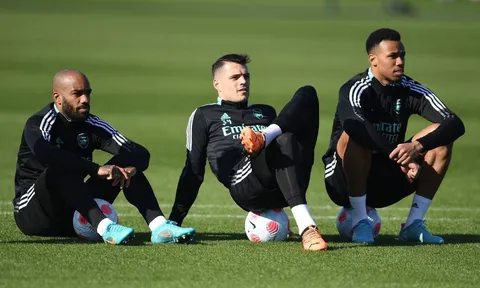 Thủ lĩnh ra tay, Arsenal đón cú hích và bầu không khí trên sân tập