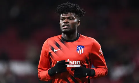 Arsenal đụng độ đối thủ đáng gờm trong thương vụ Thomas Partey