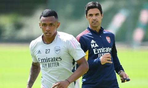 Arsenal duy trì sự tiếp nối ở hành lang cánh