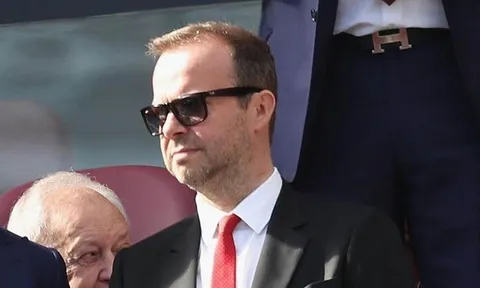 Tuyên chiến Ed Woodward, Arsenal tính 'hút máu' Man Utd với kế hoạch gây sốc