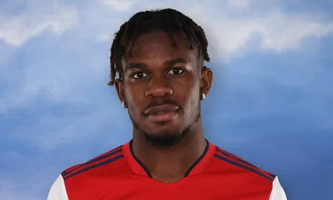 Arsenal gia hạn với tiền vệ 21 tuổi