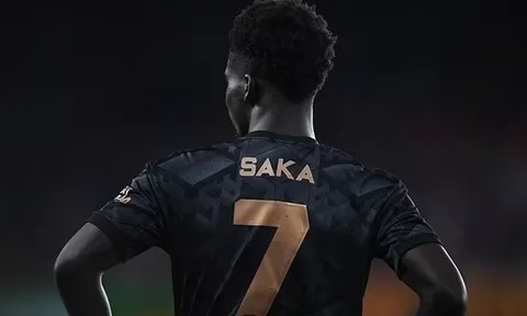 Arsenal gửi đề nghị hậu hĩnh cho Saka