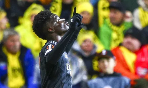 Arsenal nhờ thần may mắn giải quyết Bodo/Glimt