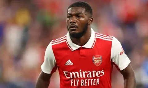 Arsenal ra giá bán Maitland-Niles