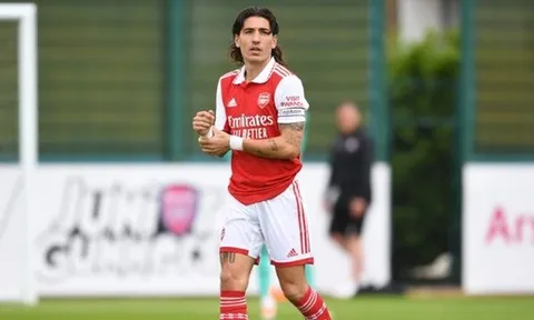 Arsenal sắp tống khứ xong người thừa