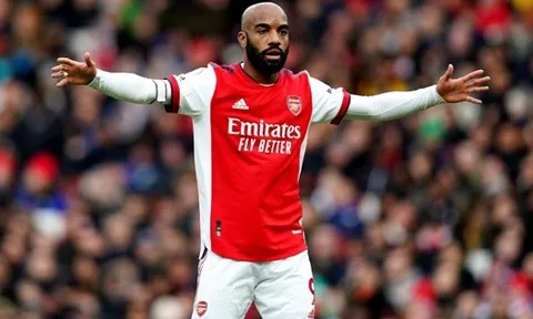 Arsenal sẽ hối hận nếu để Lacazette ra đi