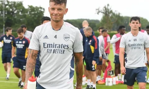 Arsenal tập buổi đầu tiên, biệt đội 'lính đánh thuê' tái xuất