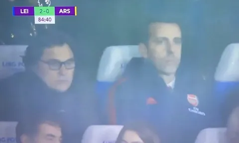 Arsenal thua Leicester, CĐV đồng loạt nhắn 1 điều tới thượng tầng