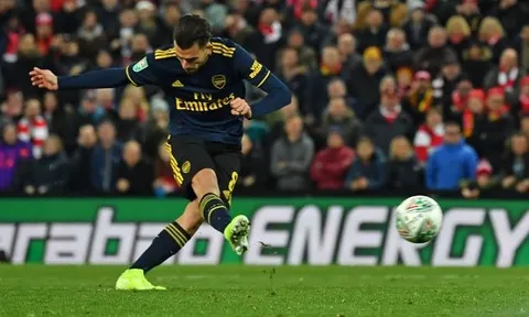 Arsenal thua thảm, một cái tên vẫn được khen hết lời