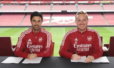 CHÍNH THỨC! Arteta gia hạn với Arsenal