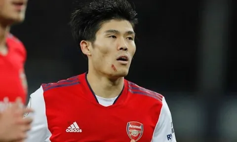 Arteta hé lộ lý do Tomiyasu vắng mặt trận Wolves