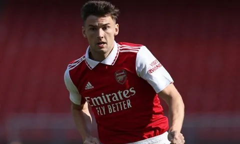 Arteta nói lý do thay Tierney ngay trong hiệp một