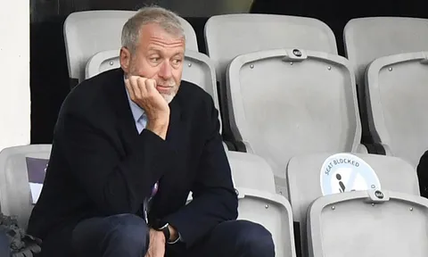 3 lời đề nghị sẵn sàng, Abramovich xem xét bán đứt Chelsea