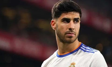 Asensio trượt dốc